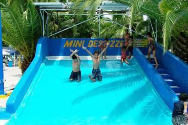 هتل Splash Inn