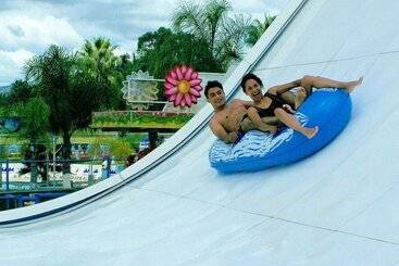هتل Splash Inn