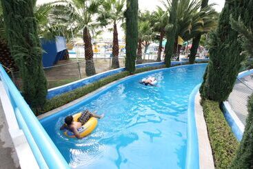 هتل Splash Inn