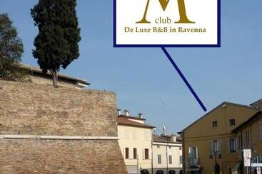 M Club De Luxe B&b