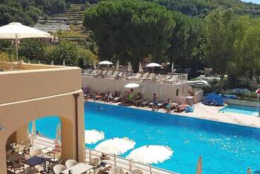 اقامتگاه Il Villaggio Di Giuele