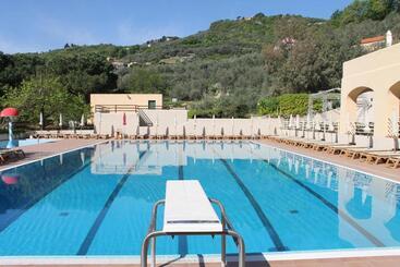 اقامتگاه Il Villaggio Di Giuele