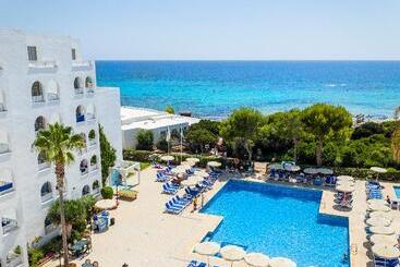 Apartamentos Globales Lord Nelson