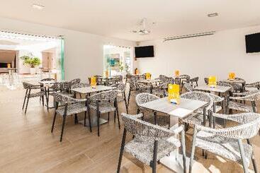 Apartamentos Globales Lord Nelson