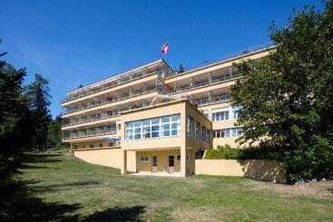 Cransmontana Youth Hostel