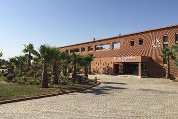 Отель Be Live Experience Marrakech Palmeraie All Inclusive