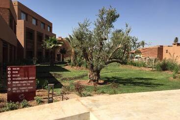 Отель Be Live Experience Marrakech Palmeraie All Inclusive