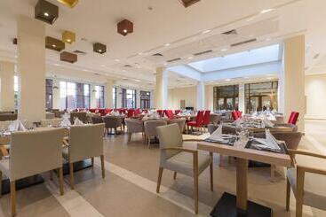 Отель Be Live Experience Marrakech Palmeraie All Inclusive