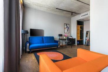 هتل Dada Premium Apart