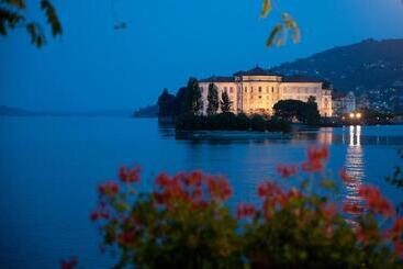 هتل Villa Toscanini