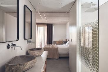 هتل Zante Maris Suites Adults Only