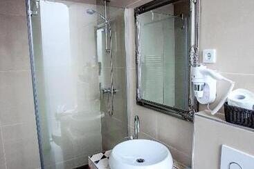 Regal Residence B&b