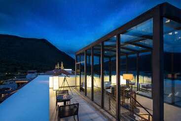 Hilton Linzhi Resort