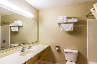 酒店 Econo Lodge   Valley City