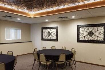 酒店 Econo Lodge   Valley City