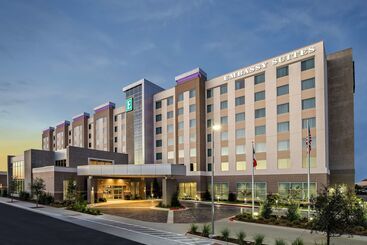 هتل Embassy Suites By Hilton College Station, Tx
