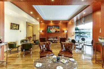 هتل Golden Tulip Suites Gurgaon