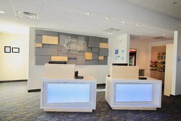 هتل Holiday Inn Express & Suites   Kirksville   University Area, An Ihg