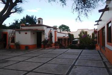 هتل Los Mezquites