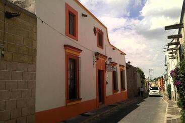 هتل Los Mezquites