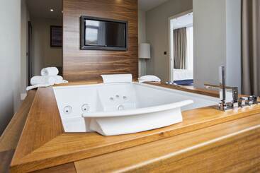 Marvie Hotel & Health