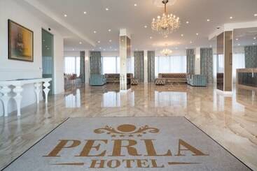 هتل Perla