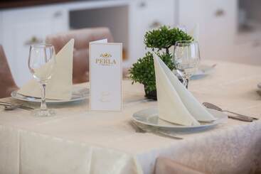 هتل Perla