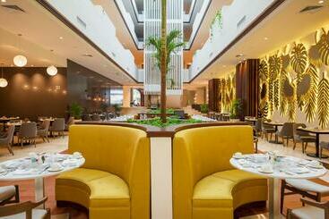 هتل The Reef 28
