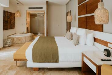 هتل The Reef 28