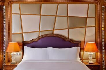 هتل The Ritz Carlton Jeddah