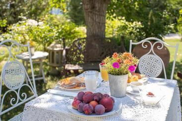 تختخواب و صبحانه Locanda Antico Casale Cesenatico