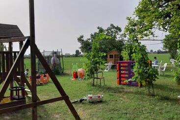 تختخواب و صبحانه Locanda Antico Casale Cesenatico