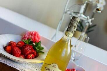 تختخواب و صبحانه Locanda Antico Casale Cesenatico