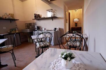 تختخواب و صبحانه Locanda Antico Casale Cesenatico