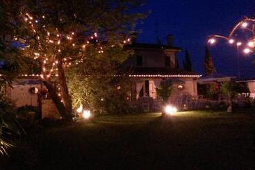 تختخواب و صبحانه Locanda Antico Casale Cesenatico