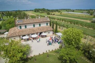 تختخواب و صبحانه Locanda Antico Casale Cesenatico