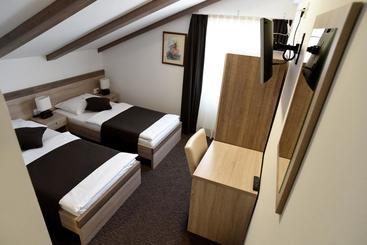 تختخواب و صبحانه Rooms Barba Niko Near Zagreb Airport