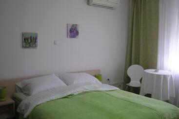 تختخواب و صبحانه Rooms Stella