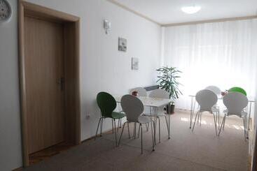 تختخواب و صبحانه Rooms Stella