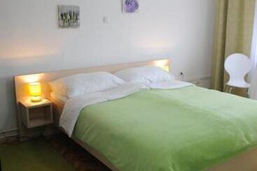 تختخواب و صبحانه Rooms Stella