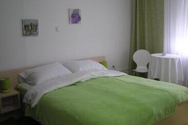 تختخواب و صبحانه Rooms Stella