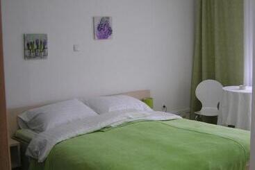 تختخواب و صبحانه Rooms Stella