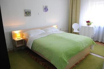 تختخواب و صبحانه Rooms Stella