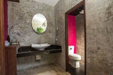 هتل Chababaancham Resort