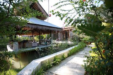 هتل Chababaancham Resort
