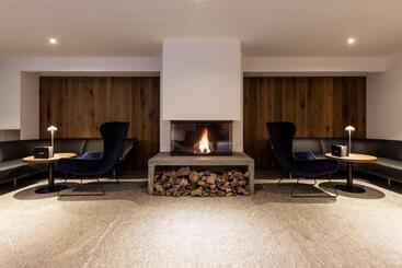 هتل Ciasa De Munt Lifestyle Living