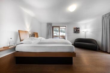هتل Ciasa De Munt Lifestyle Living
