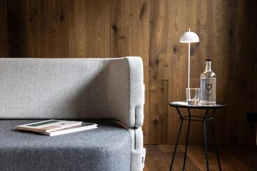 هتل Ciasa De Munt Lifestyle Living