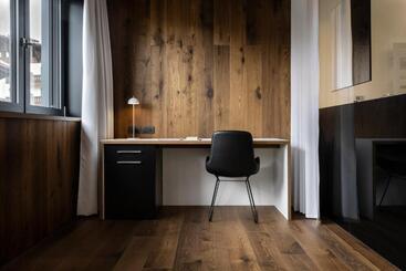 هتل Ciasa De Munt Lifestyle Living