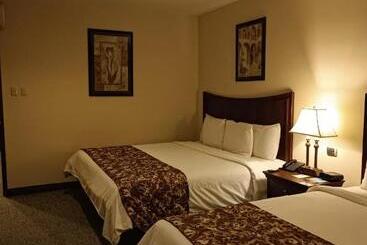 هتل Las Palmas Inn